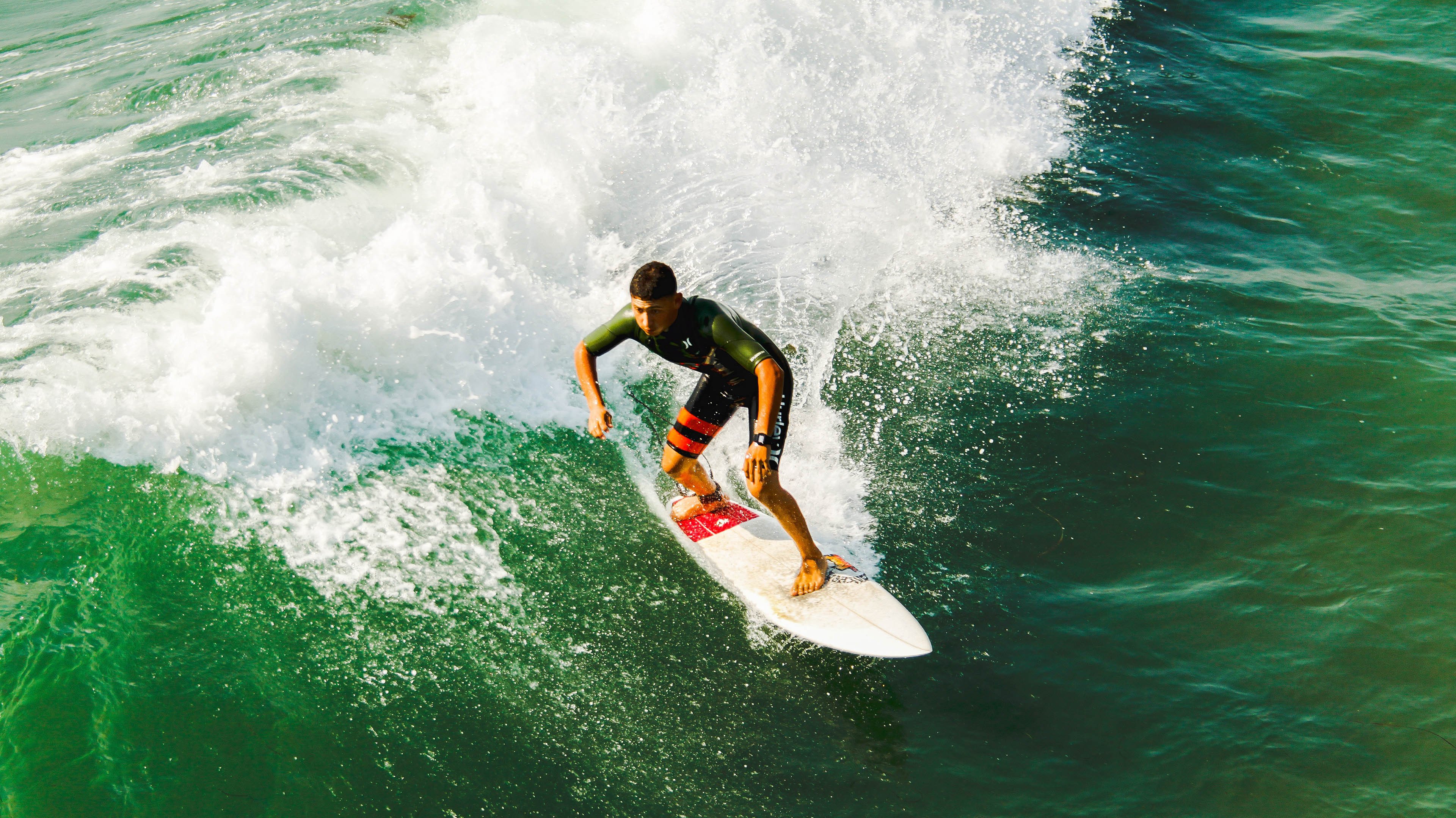 蒂姆焦点对战,德罗巴与80激战美国队分钟,夺冠胜负难料!热度持续攀升